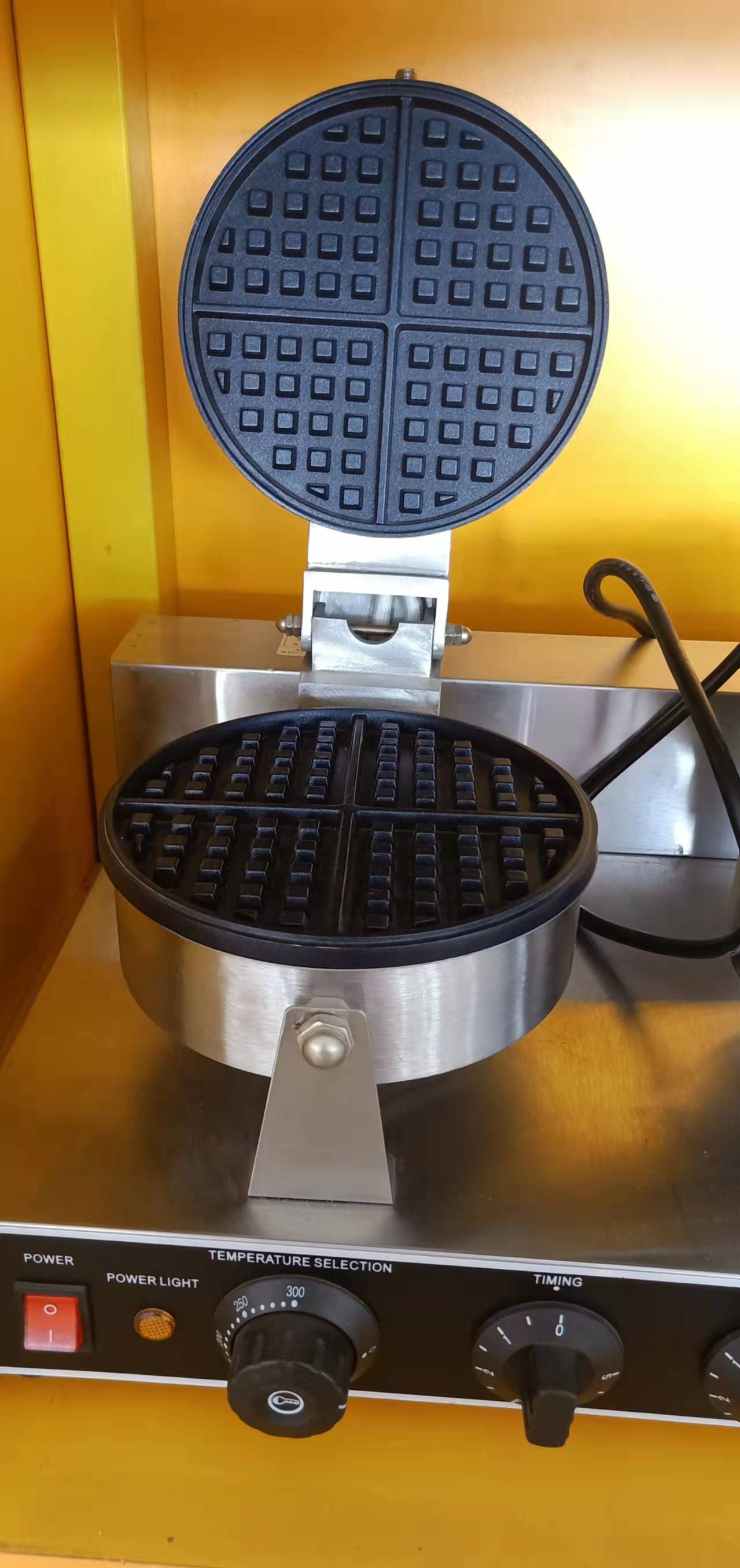 Macchina per waffle elettrica con 1 piastra