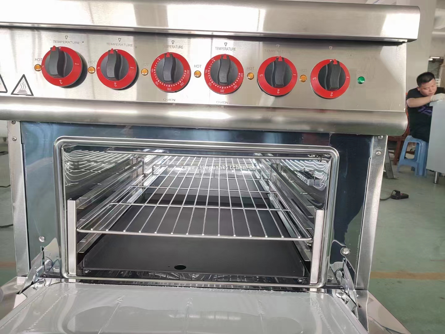 Piano cottura elettrico con 4 piastre e forno